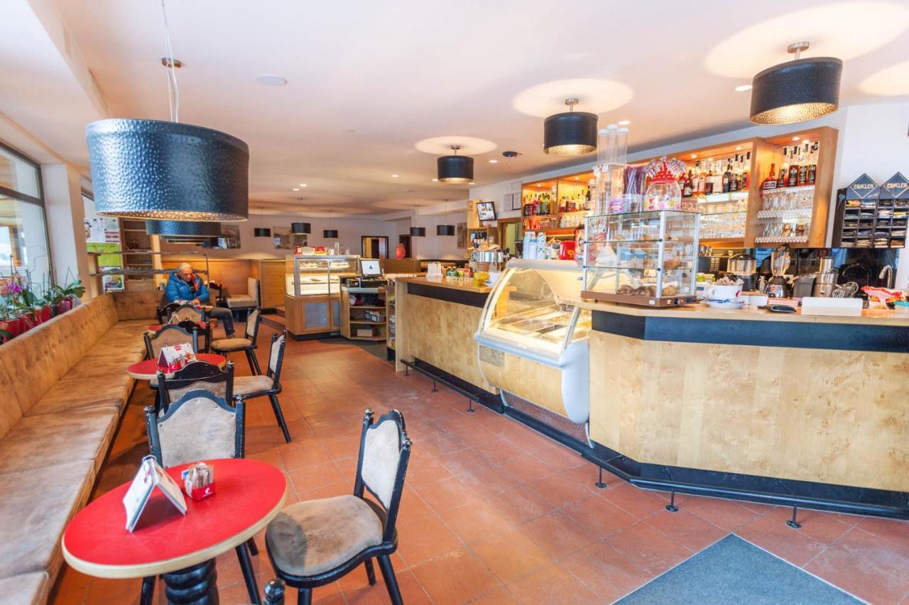 Silvia Aparthotel 3*